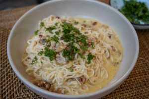 Garnished keto carbonara